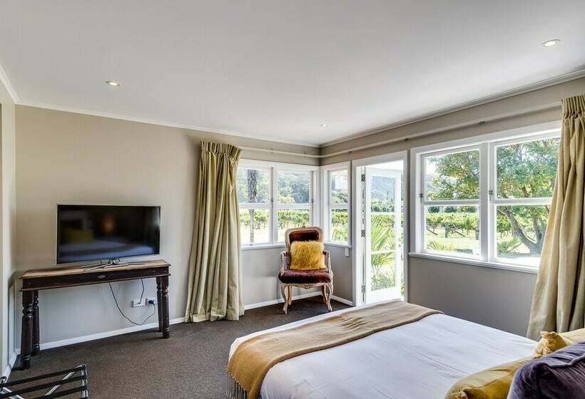 خانه 3 خوابه, The Farmhouse At Mission Estate