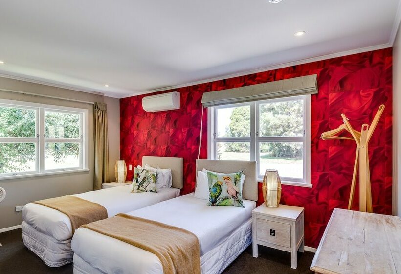 خانه 3 خوابه, The Farmhouse At Mission Estate