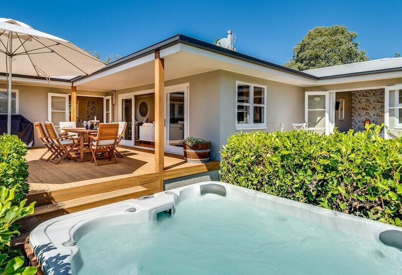 خانه 3 خوابه, The Farmhouse At Mission Estate