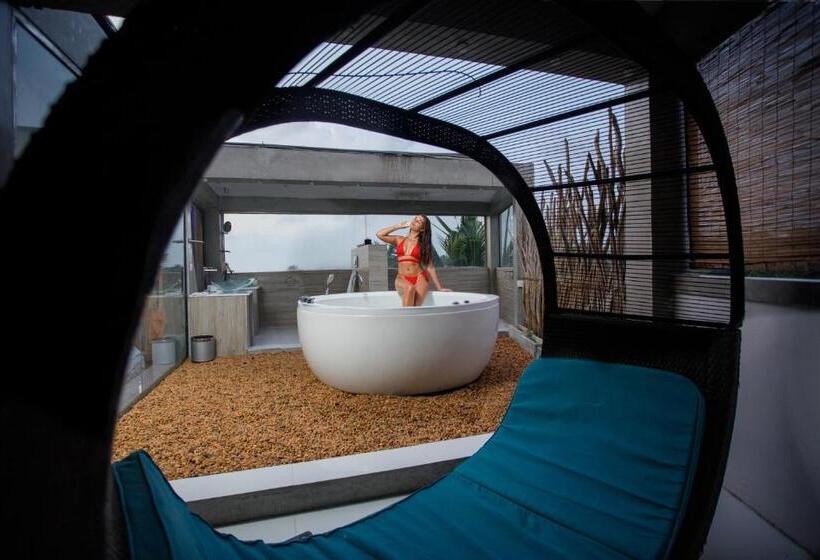 جناح دور أخير, Villa Thawthisa