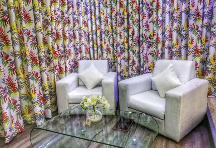 جناح دور أخير, Villa Thawthisa