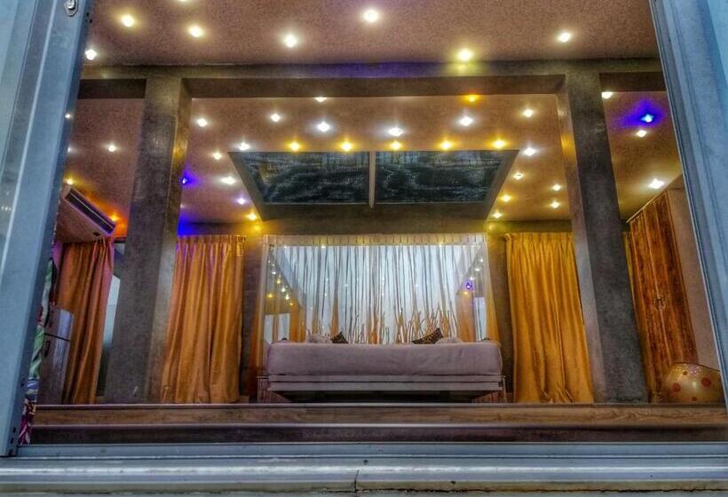 جناح دور أخير, Villa Thawthisa