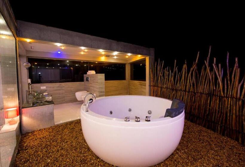 جناح دور أخير, Villa Thawthisa