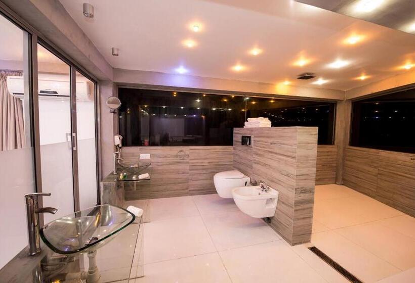Пентхаус Люкс, Villa Thawthisa
