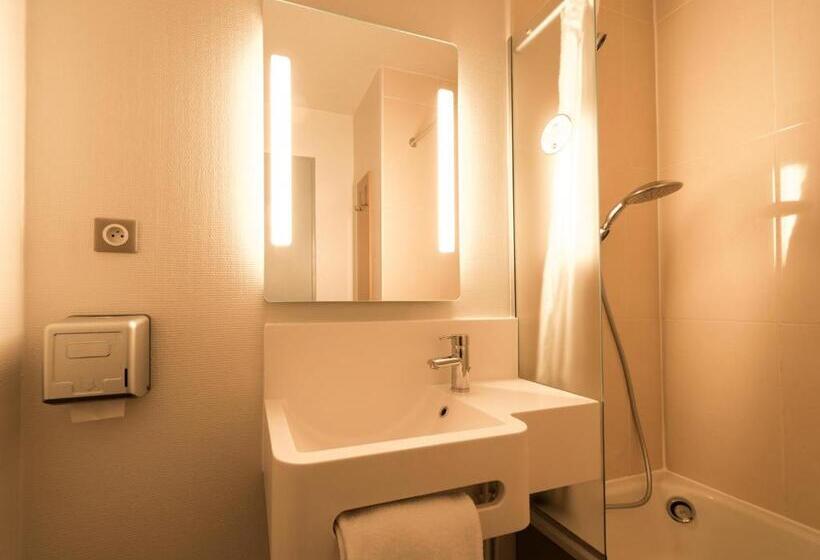 غرفة قياسية رباعية, B&b Hotel Alencon Nord