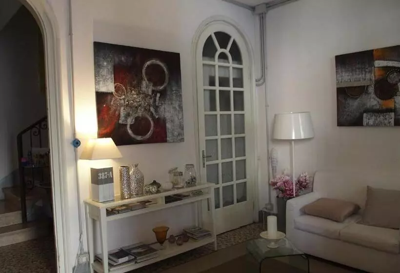 اتاق استاندارد با چشمانداز باغ, 19 Borgo Cavour