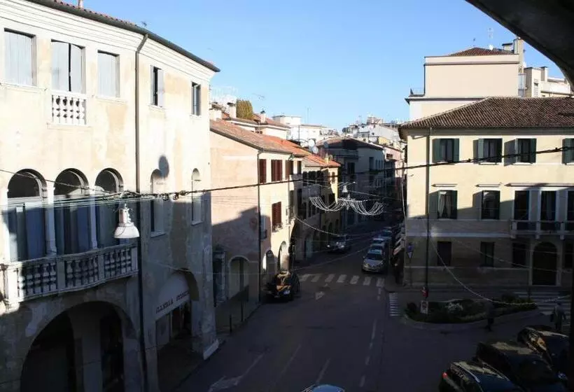 اتاق استاندارد با چشمانداز باغ, 19 Borgo Cavour