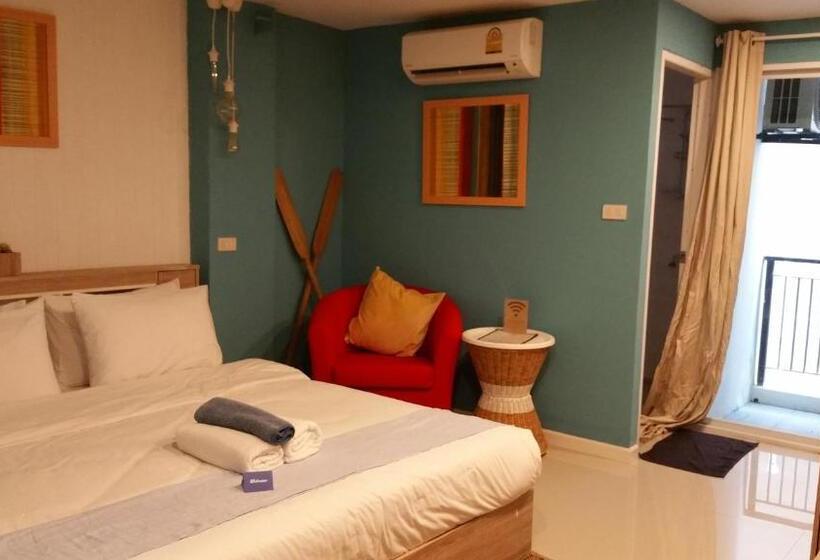 Superior Szoba Erkéllyel, Anchor Boutique House