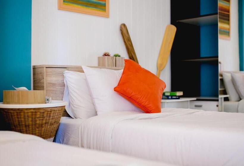 Superior Szoba Erkéllyel, Anchor Boutique House