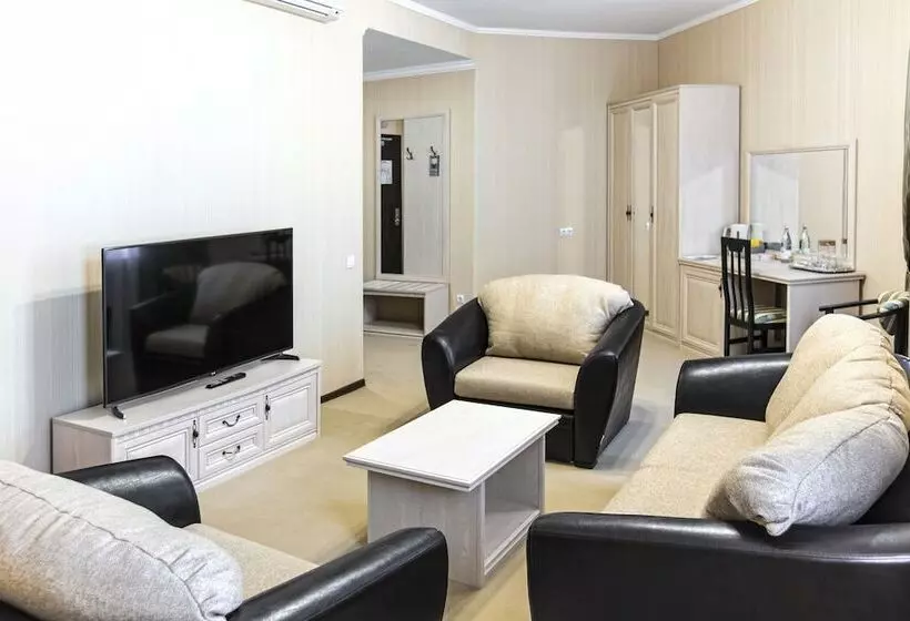 Suite, Ural Tau