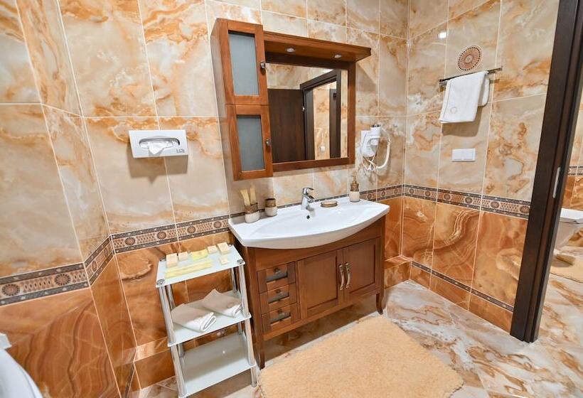 آپارتمان 1 خوابه, Ural Tau