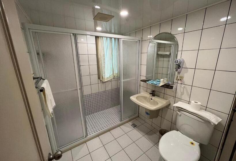 اتاق استاندارد, Avenue