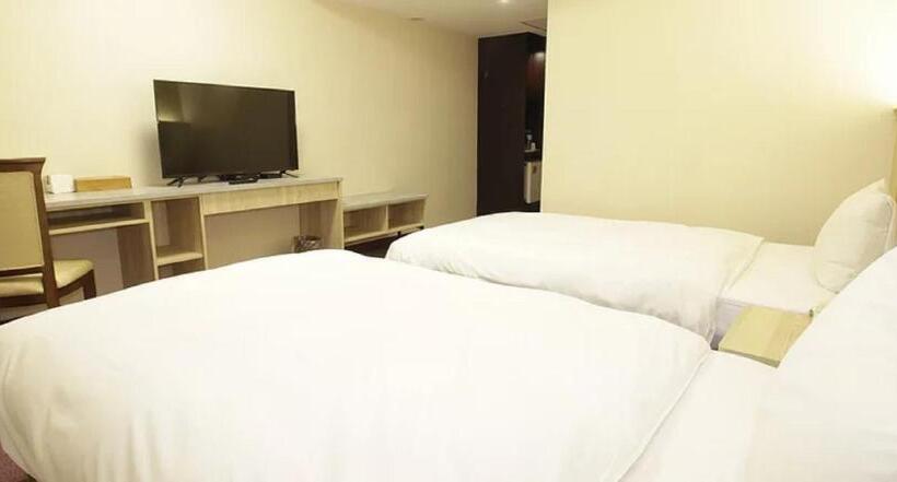 اتاق استاندارد, Avenue