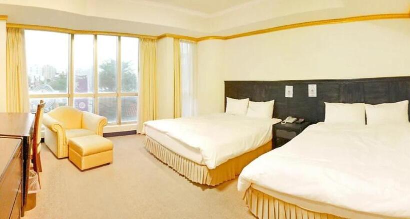 اتاق خانوادگی, Avenue