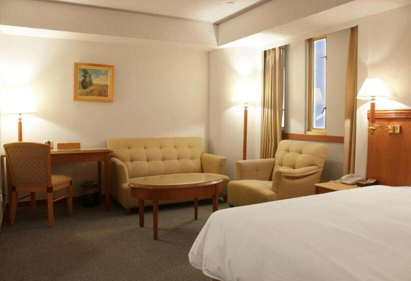 اتاق لوکس, Avenue