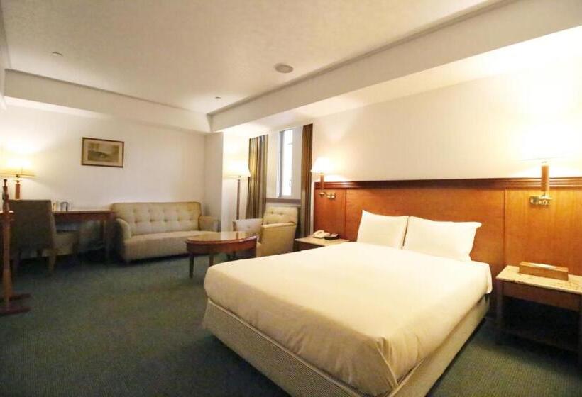 اتاق لوکس, Avenue