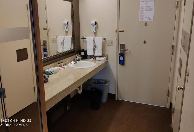 Студио Стандарт Кровать Кинг, Baymont By Wyndham Yakima Riverfront