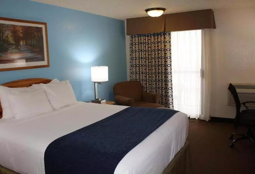 اتاق استاندارد با چشم‌انداز رودخانه, Baymont By Wyndham Yakima Riverfront