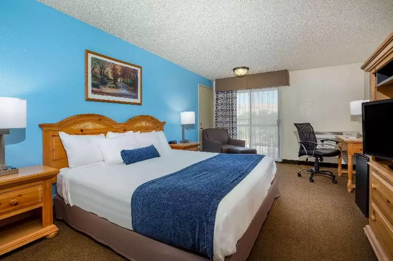 اتاق استاندارد با چشم‌انداز رودخانه, Baymont By Wyndham Yakima Riverfront