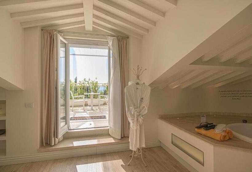 Трехместный Номер Deluxe, Boutique Villa Liberty   Dépendance   Borgo Capitano Collection   Albergo Diffuso