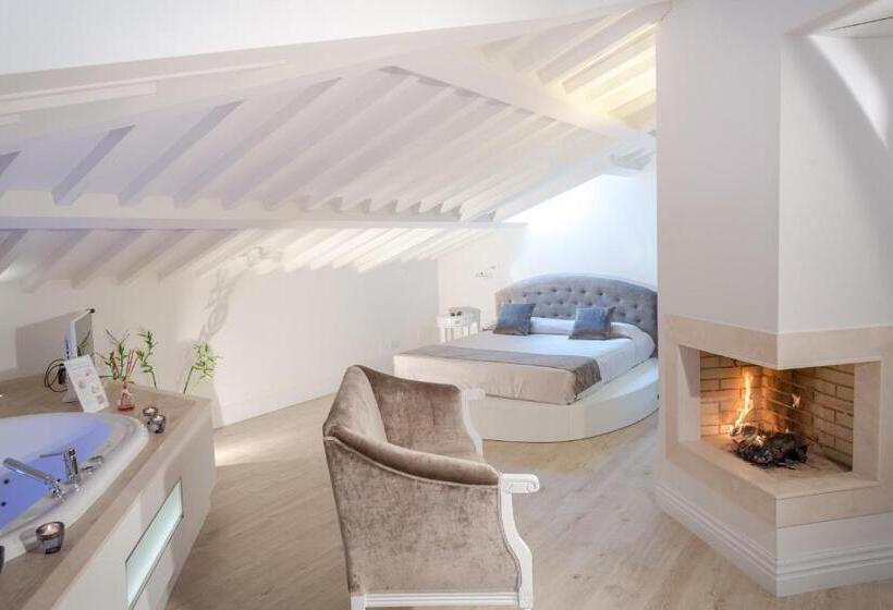 デラックストリプルルーム, Boutique Villa Liberty   Dépendance   Borgo Capitano Collection   Albergo Diffuso