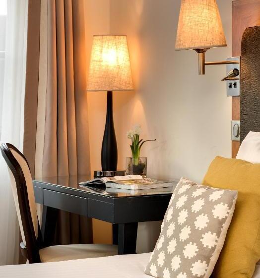 חדר סופריור לשלושה, Castel Maintenon   Handwritten Collection