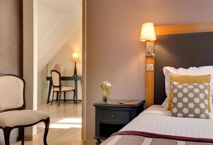 סוויטת ג'וניור, Castel Maintenon   Handwritten Collection