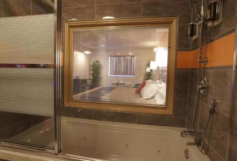 キングサイズベッドのスイートルーム, Dreamz Inn