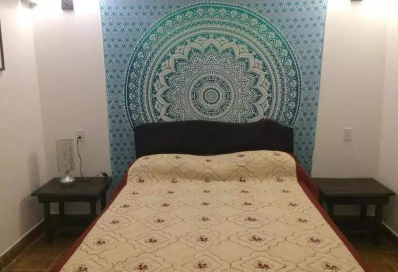 اتاق استاندارد, Easy Inn