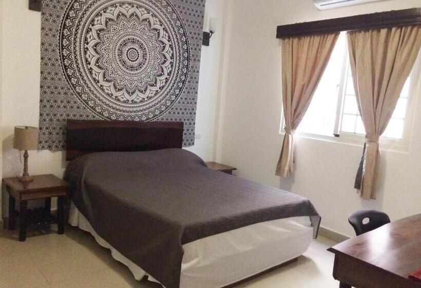 غرفة قياسية, Easy Inn