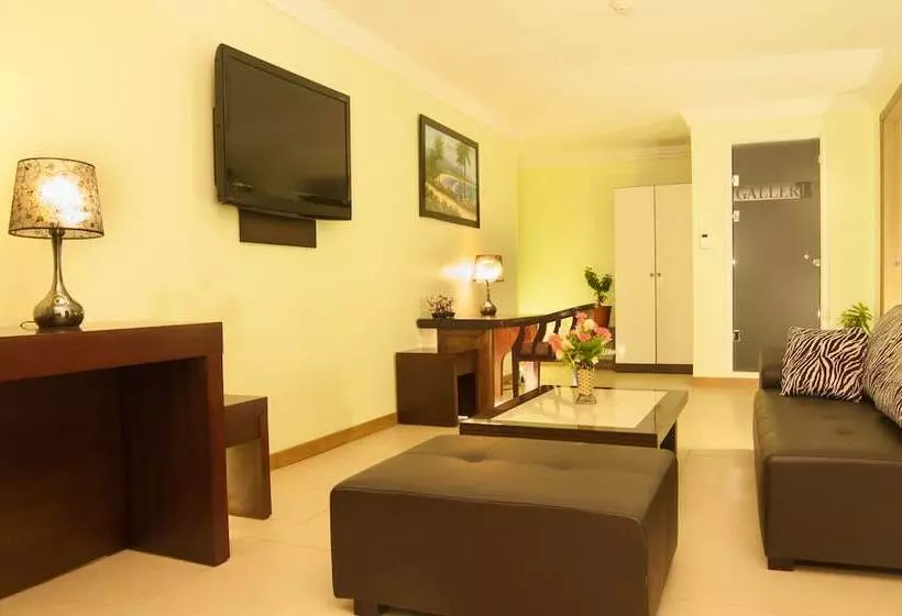 3 Bedroom Suite, Galleria