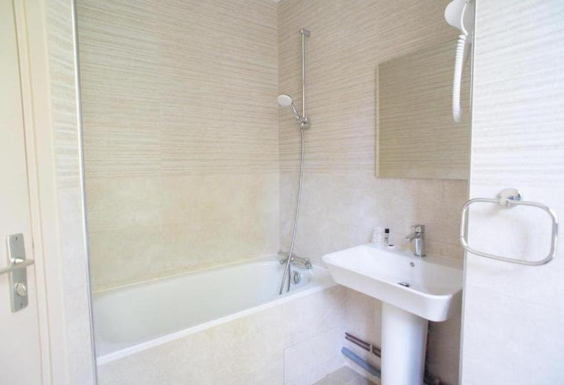 غرفة قياسية, De France