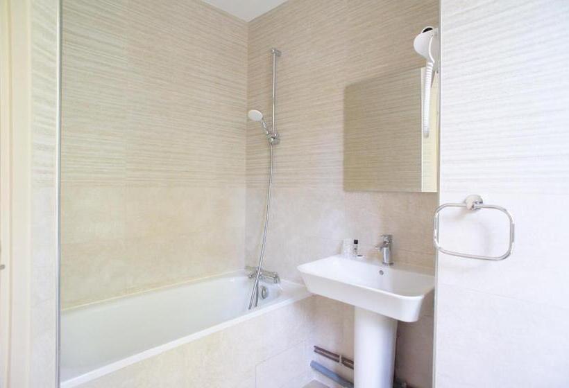 غرفة قياسية, De France