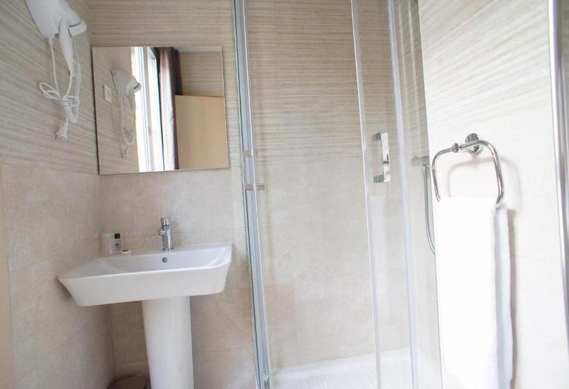 غرفة قياسية, De France