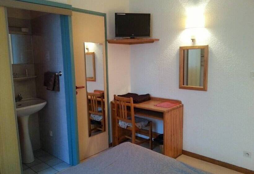 חדר סטנדרט לשלושה, Hôtel Du Bourg