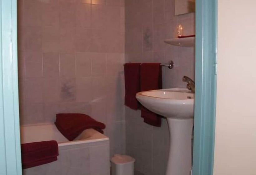 חדר סטנדרט לארבעה, Hôtel Du Bourg