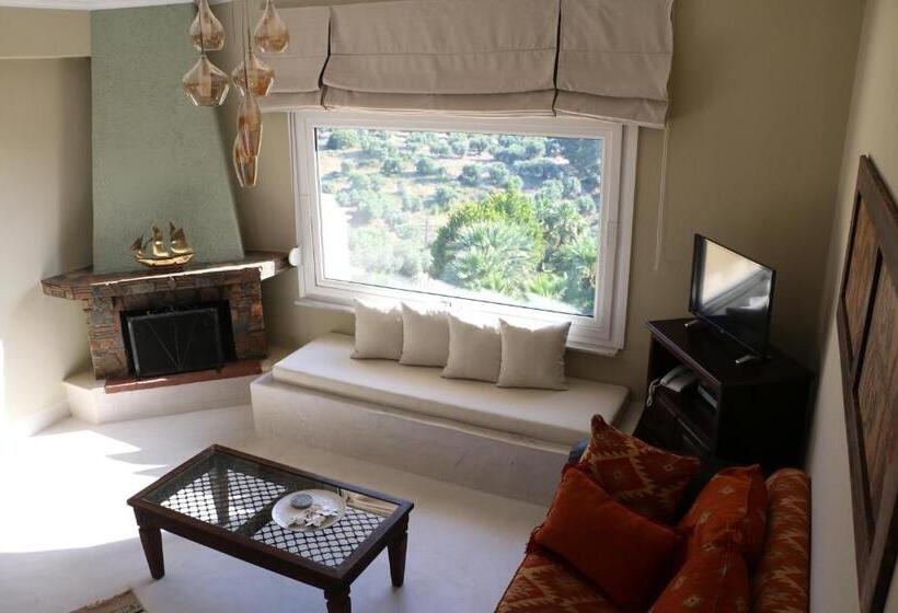 2 Bedroom Superior Room, Kelyfos