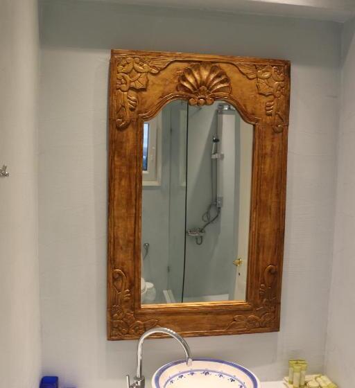 Superior Værelse, Kelyfos