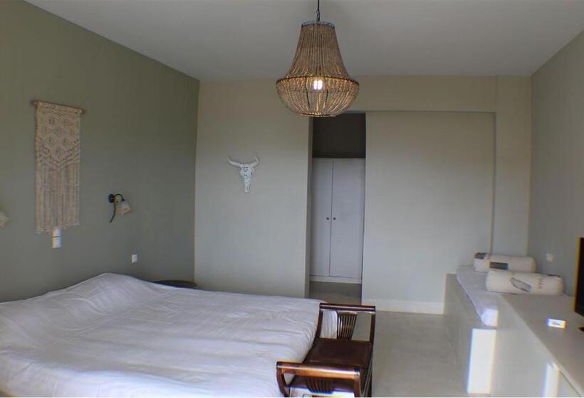 Standard 3 Pers. Værelse, Kelyfos