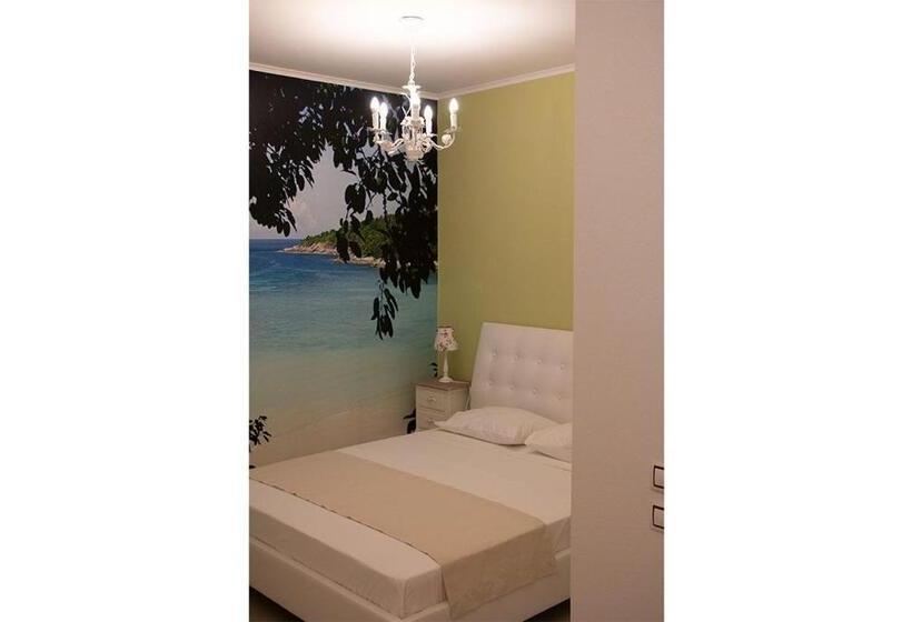 Pokój Standard Trzyosobowy, Kelyfos