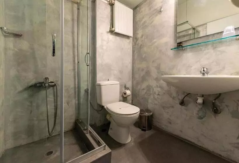 اتاق لوکس با بالکن, Kleopatra Inn