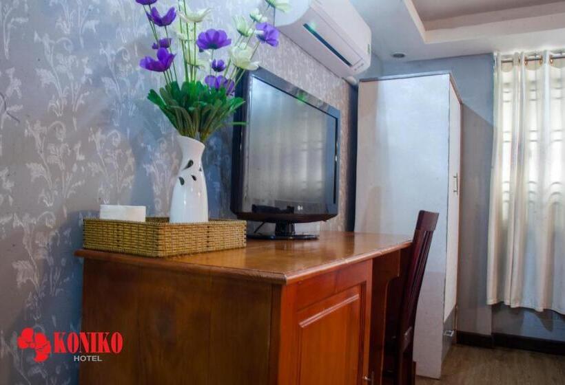 اتاق استاندارد سه نفره, Koniko