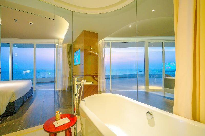 اتاق خانوادگی, Koniko