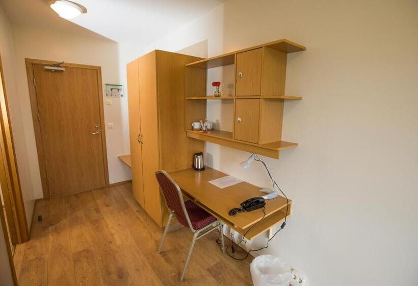 غرفة قياسية, Laugar