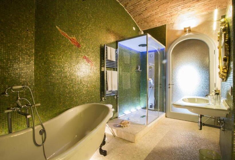 جناح جونيور, Palazzo Pacini