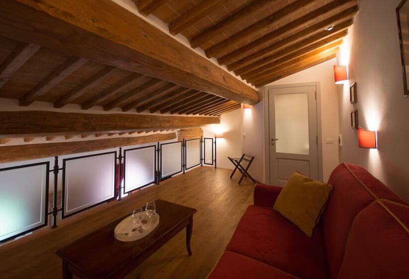 غرفة قياسية رباعية, Palazzo Pacini