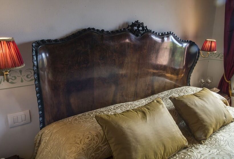 غرفة قياسية رباعية, Palazzo Pacini