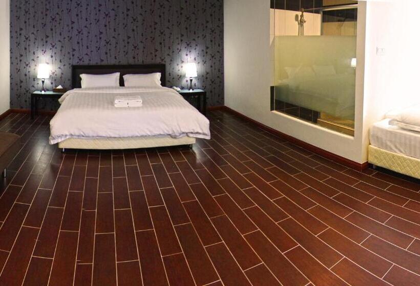 غرفة عائلية, Putatan Platinum