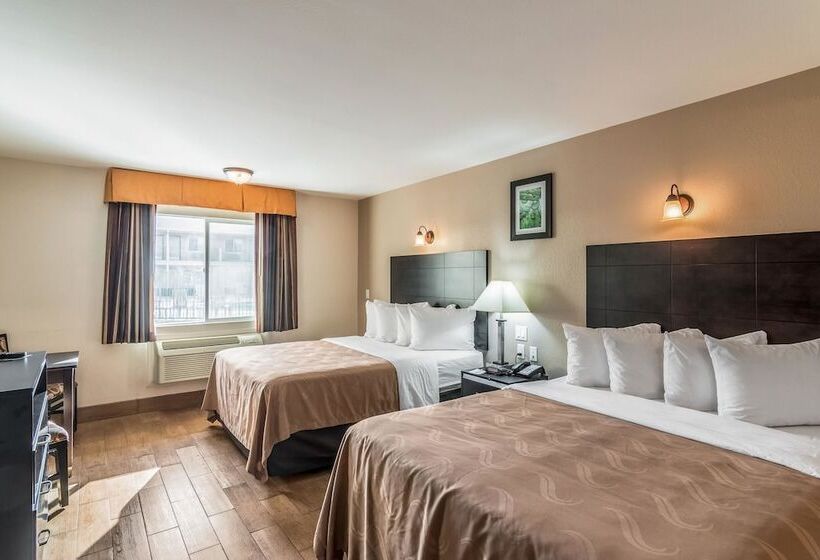 غرفه قياسيه سريرين مزدوجين, Quality Inn & Suites Near Downtown Bakersfield