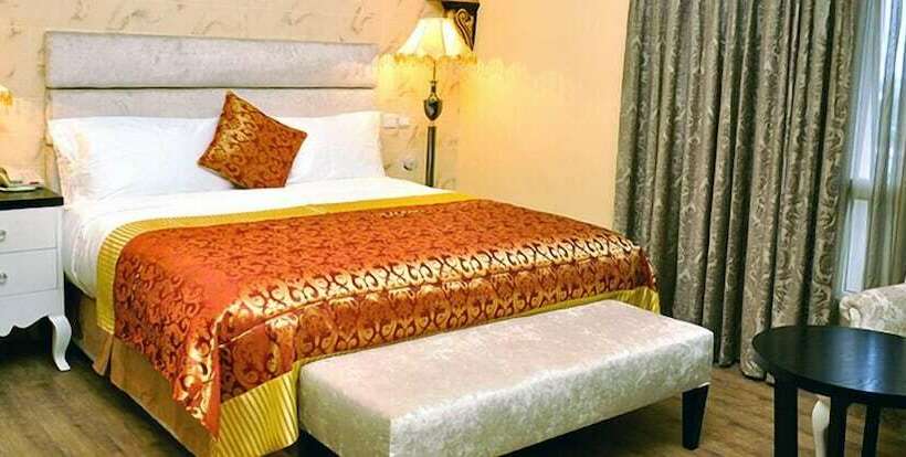 اتاق لوکس, Sandralia